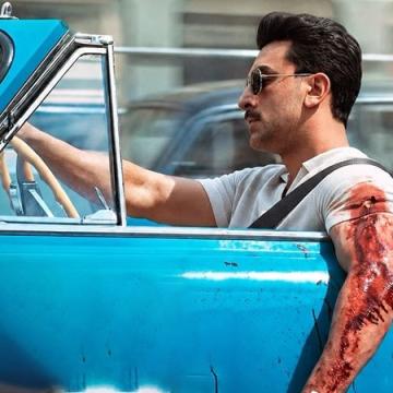 Mumbai Police Uses Ranbir Kapoor’s Love & War Poster for Road Safety Campaign