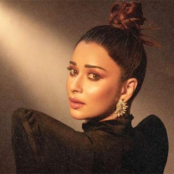 Nyrraa M Banerji Releases Second Singing Venture 'KHWAB'