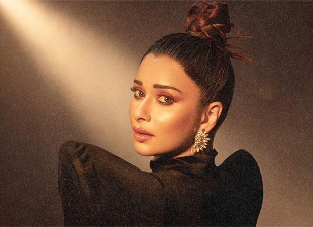 Nyrraa M Banerji Releases Second Singing Venture 'KHWAB'