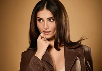 Tara Sutaria Discusses Etiquette and Good Manners on Fashionably Pernia