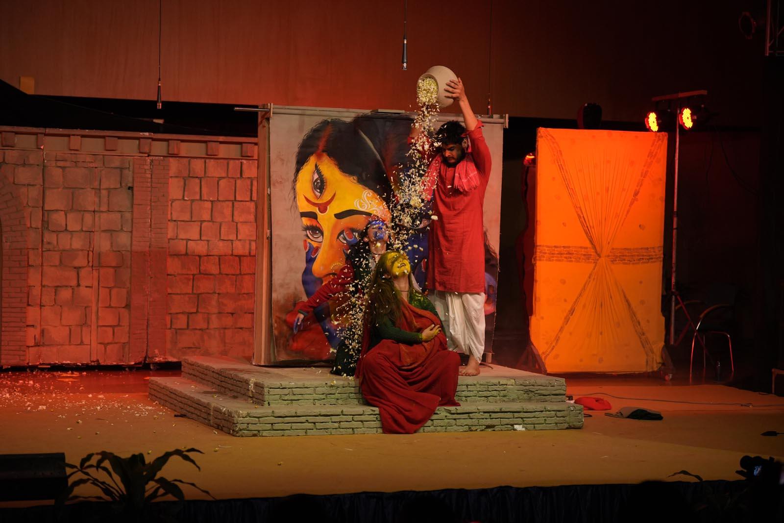 Kaal-Roopam Explores Transmigration of Souls and Eternal Motherhood in Hindi Theatre