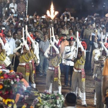 Nana Patekar Cremated With State Honours in Pune