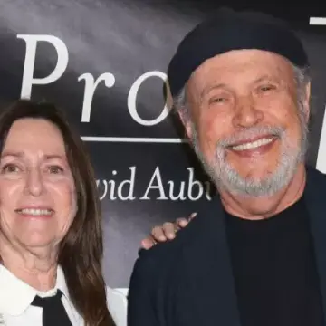 Billy Crystal Opens Up About Family Support Following a Difficult Year