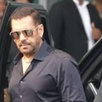 Salman Khan Steps Out with Armed Security at Mumbai Airport