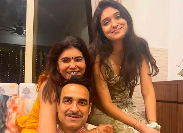 Pankaj Tripathi Celebrates Durgashtami and Dussehra in Kolkata With Family