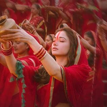 Palak Muchhal Lends Vocals to Female Version of ‘The Vvaan’ Song ‘Chhathi Maiya’