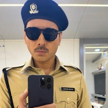 Divyenndu Expresses Gratitude for Praise as Sugam Mishra in Waiting Hai