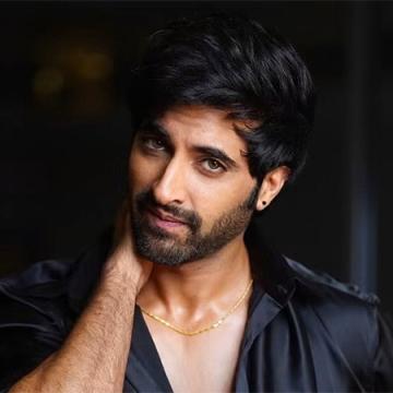Akshay Oberoi Starts Jaipur Filming for Aashram Season 4