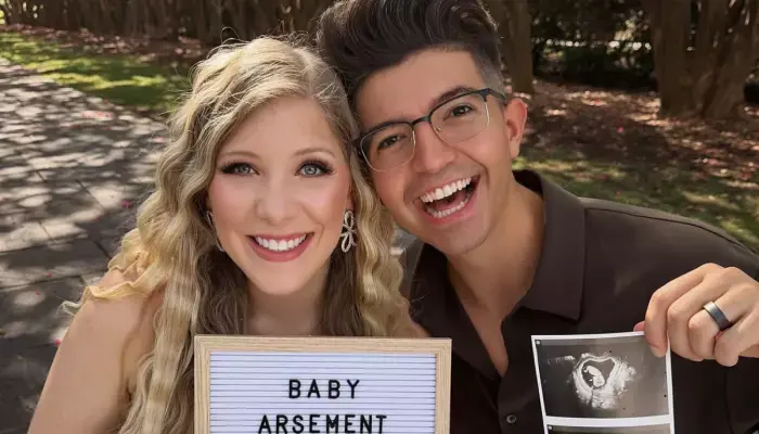 YouTubers PrestonPlayz and BriannaPlayz Expecting First Child