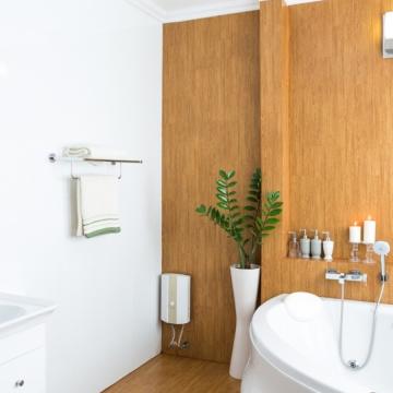 5 Minimalist Bathroom Styling Tips